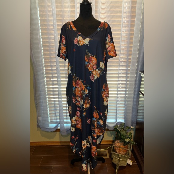 NWOT Women's Plus Size Maxi Dress with Pockets - Picture 3 of 13